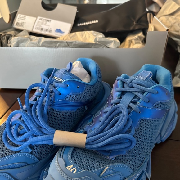Balenciaga men’s Track 3 sneaker - blue. Size 40 - Picture 4 of 9